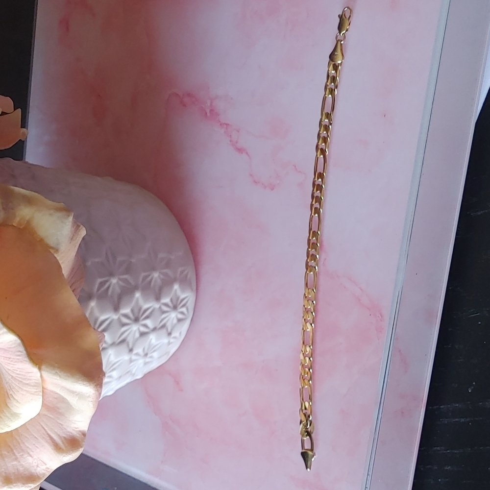 ❌SOLD❌Beautiful 14K gold plated Italian Curb bracelet